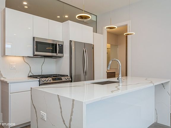 4th image of 2401 W Wabansia Ave #Penthouse 507