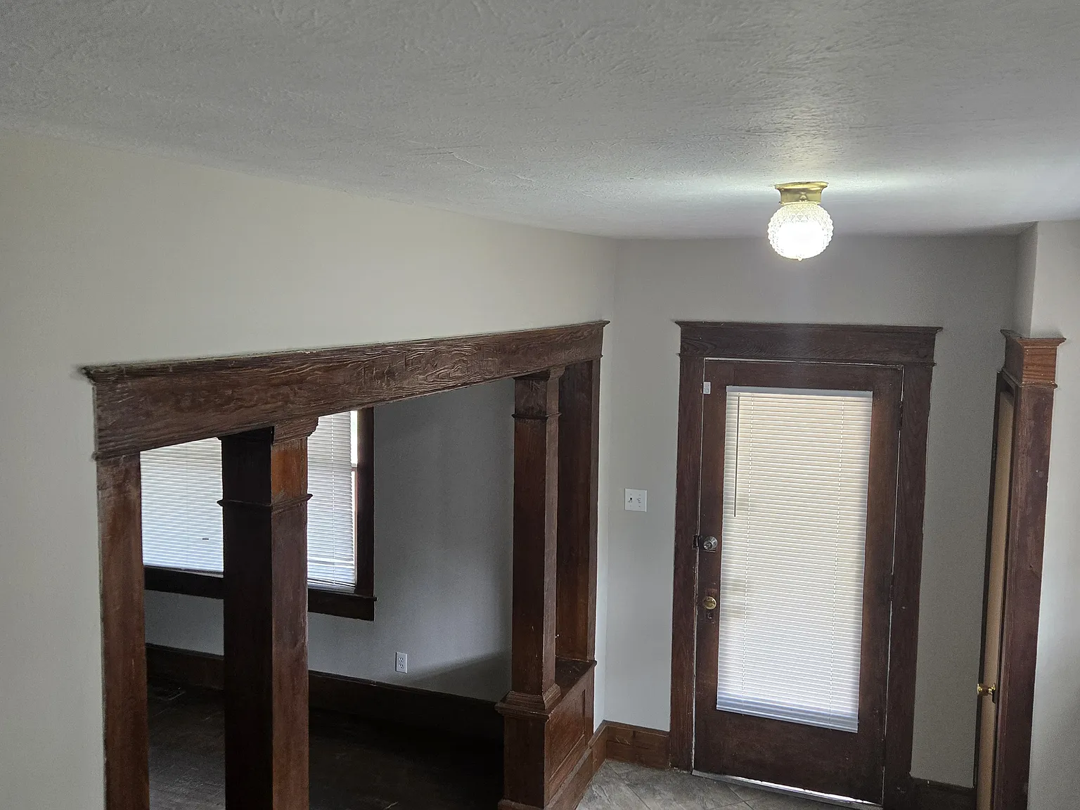 3 bed, 2196 sqft, $1,050 — Photo 3