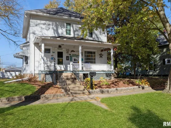 301 SE 4th St, Aledo, IL 61231