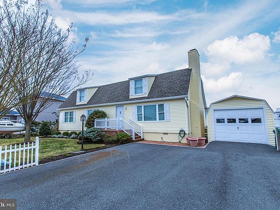 2nd image of 38390 Bayberry Ln