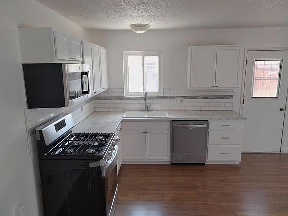 4th image of 881 Cotton Tail Ave