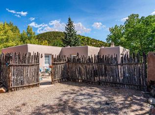 1321 1/2 Cerro Gordo Rd, Santa Fe, NM 87501