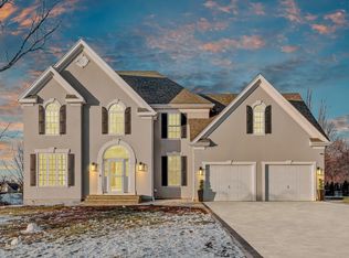 41 Windermere Ridge Dr, Southington, CT 06489