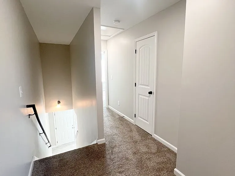 106 Smithson Ct — Photo 19