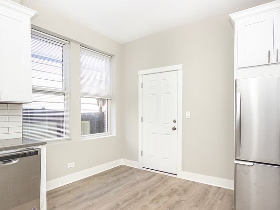 3rd image of 1923 W Schiller St APT 1M