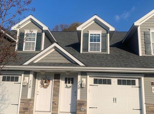 110 Paddock Cir, Schenectady, NY 12306