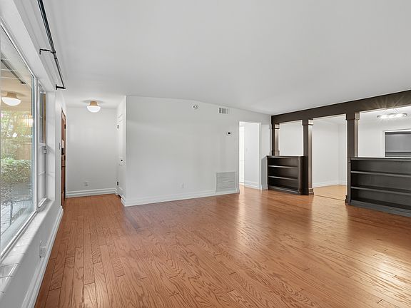 5th image of 2227 Howard Dr