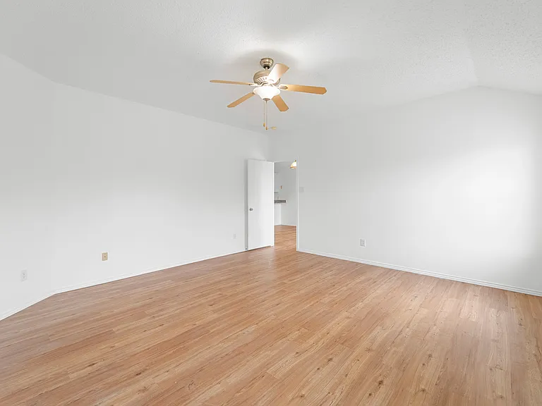 9825 Tyler Dr — Photo 23
