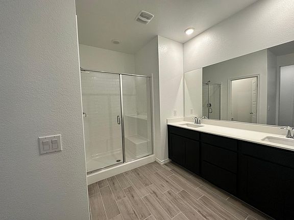 3rd image of 333 Laurel Peak Dr