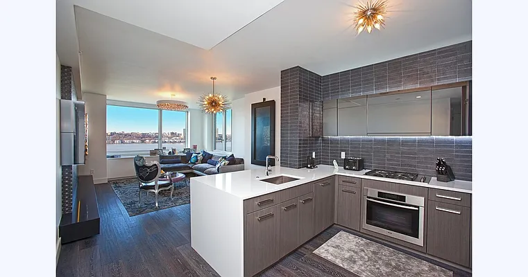 Sold by BLU Real Estate | media 2
