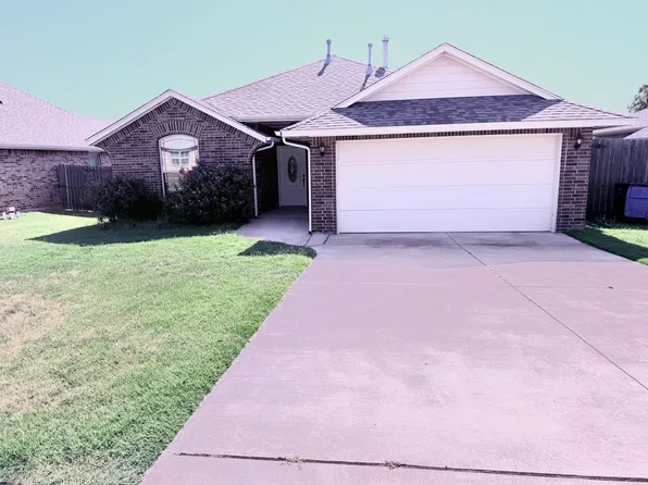215 Tuscany Cir, Noble, OK 73068