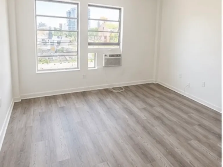 233 SW 11th Ave #201 — Photo 2