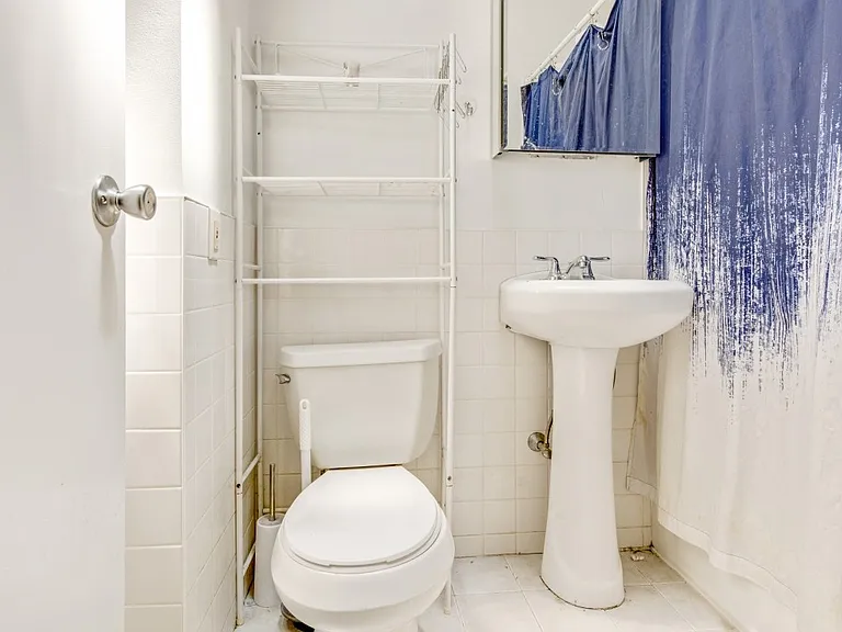 1688 York Ave #4B — Photo 5