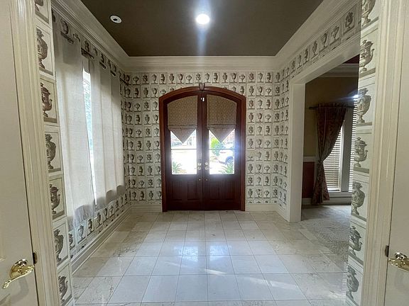 2nd image of 125 Stonebridge Blvd