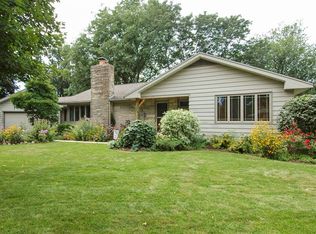 159 Crestwood Dr, Dundee, IL 60118