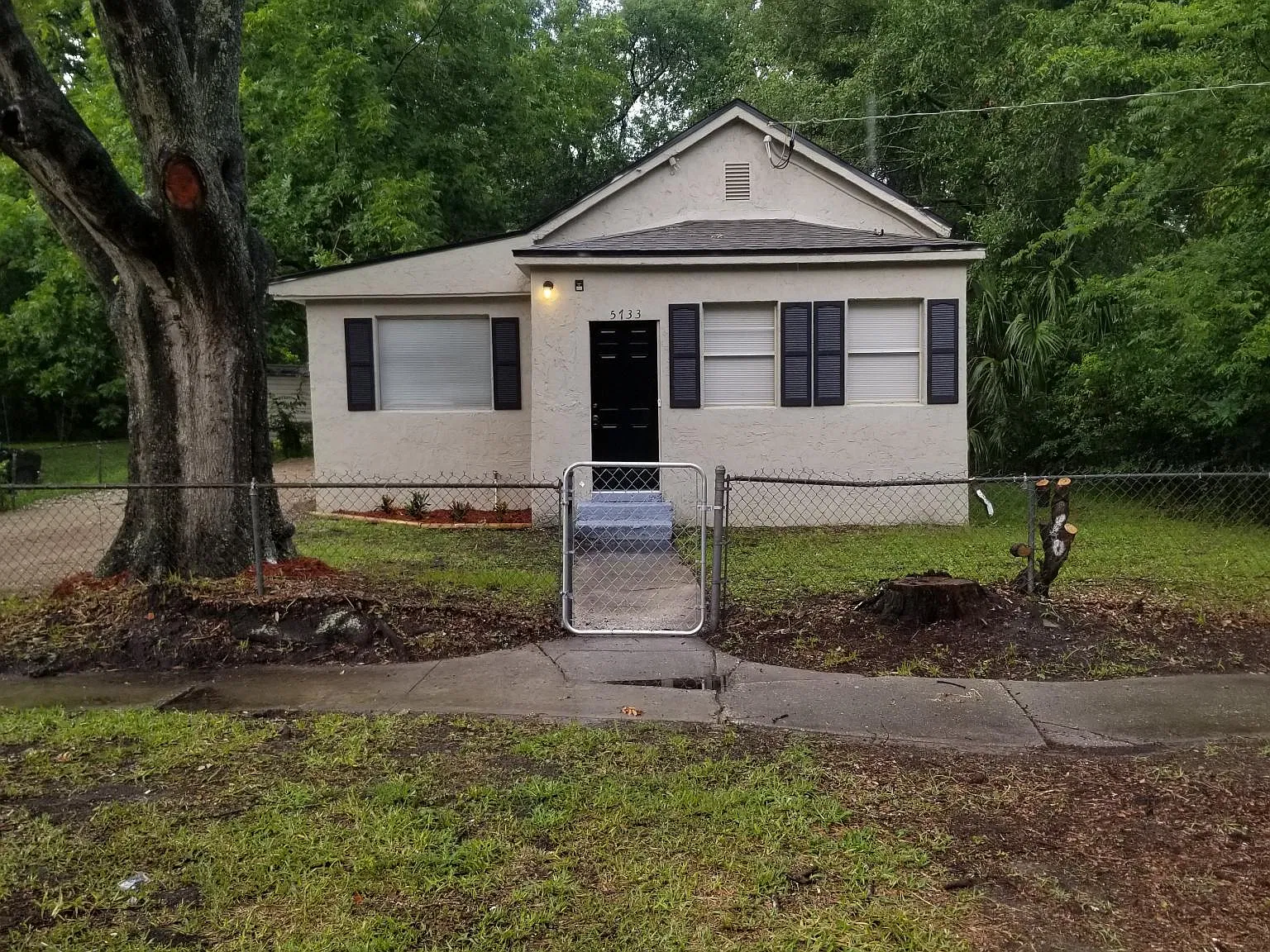 4 bed, 1.5 bath, 1200 sqft, $1,300 — Photo 2