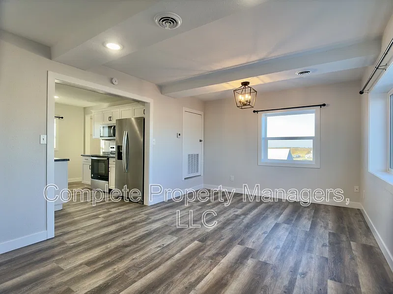 2 bed, 1.0 bath, 600 sqft, $1,200 — Photo 3