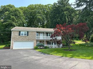 415 Folkstone Ct, York, PA 17402