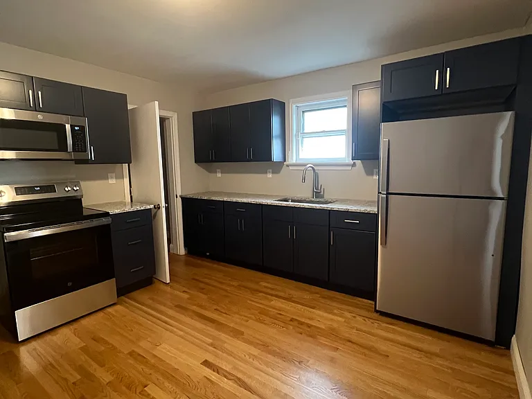 50 Fairview St #1A — Photo 3