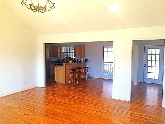 5th image of 2283 Dogwood Dr