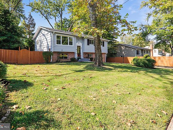 5th image of 4702 Iris St