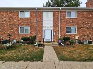 29236 Hoover Rd, Warren, MI 48093