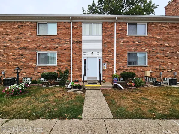 29236 Hoover Rd, Warren, MI 48093