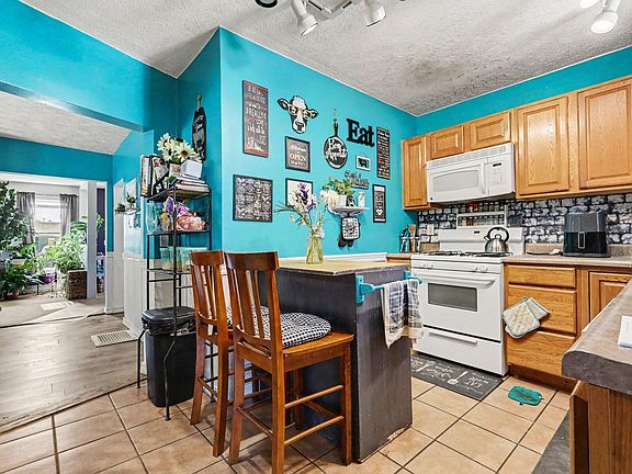 4th image of 315 Oberreich St