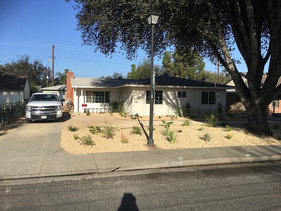 Drought tolerant front yard