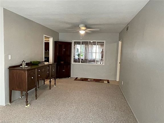 4th image of 592 Sycamore Dr