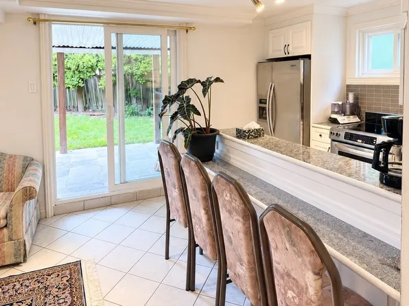 14 Park Lane Cir #Basement, Richmond Hill, ON L4C 6S8