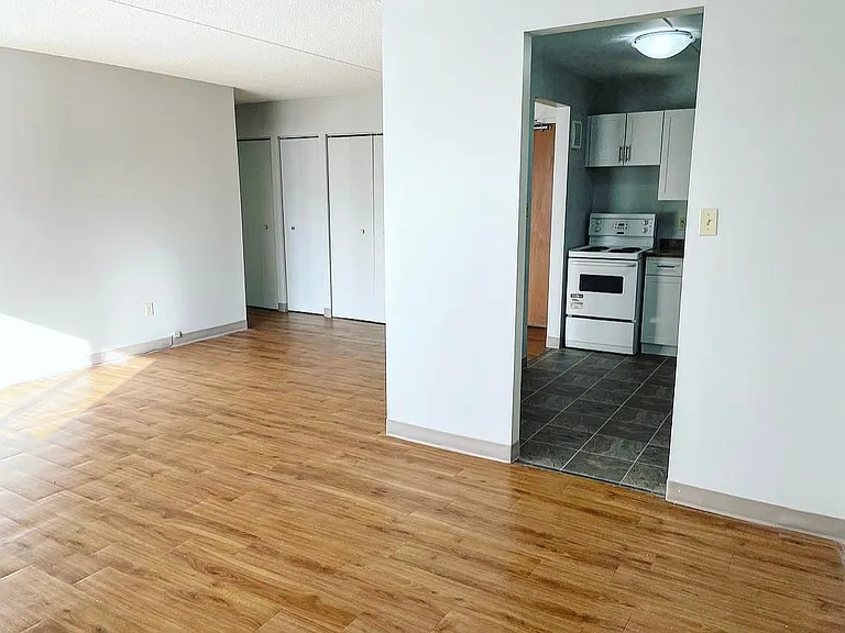 1080 Andrews St — Photo 9