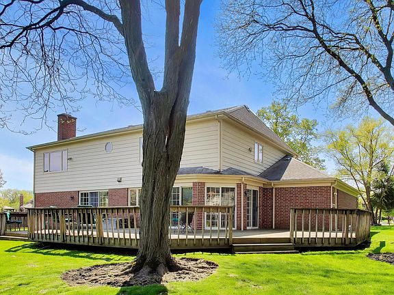 2nd image of 1038 Elmdale Rd