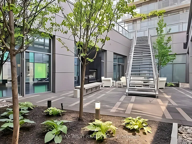 38 Grenville St #1203 — Photo 34