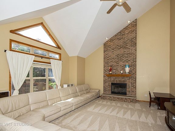 5th image of 25023 Sandra Ln