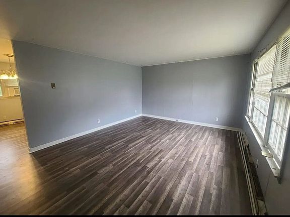 5th image of 1802 Ryan St