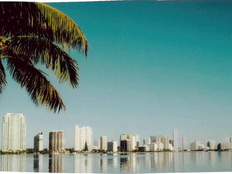 951 Brickell Ave #2908