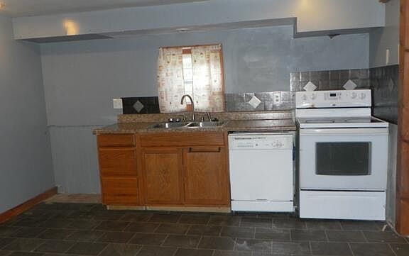 5th image of 217 W Greenwood St