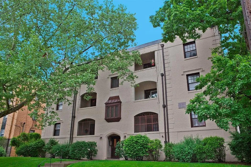 1 bed, 825 sqft, $1,395 — Photo 1