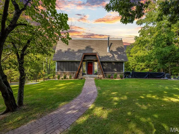 1351 Saint Paul Rd, Ballwin, MO 63021