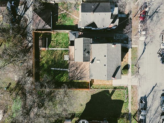 4th image of 1413 Regent Ave