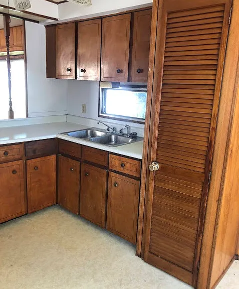 2822 Pearl Ave — Photo 4