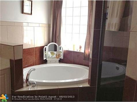 4th image of 6060 Newport Village Way