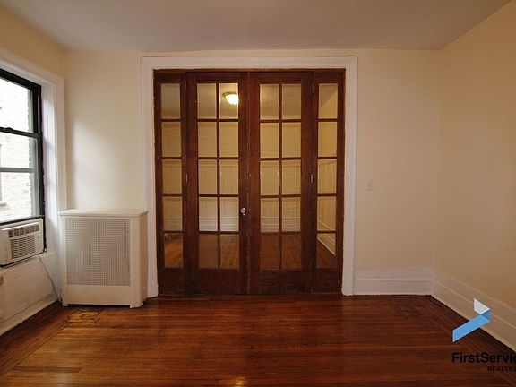 4th image of 200 W 109th St