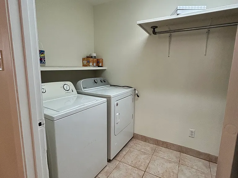 524 Cedar Crest Ct — Photo 25