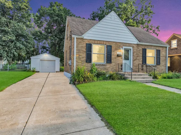 528 E Sycamore St, Sycamore, IL 60178