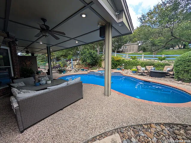 4 bed, 2.5 bath, 2446 sqft, $2,700 — Photo 4