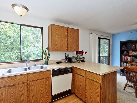 5th image of 11248 NE 143rd Pl
