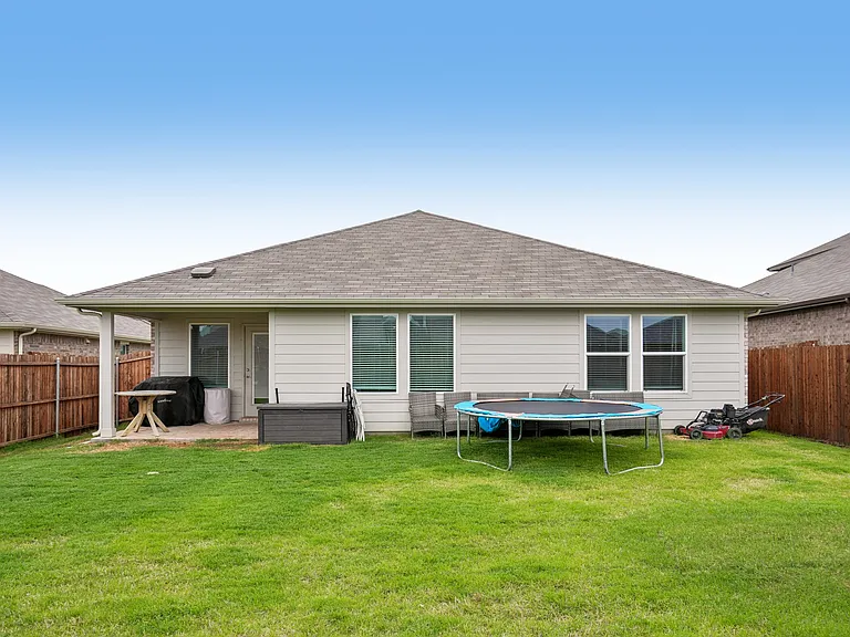 3924 Pinebluff Ln — Photo 32