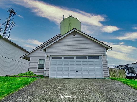 2nd image of 20017 17th Avenue E